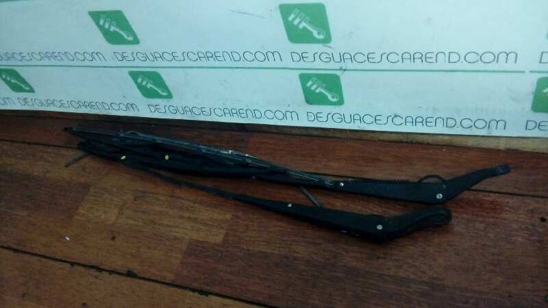 BRAZO LIMPIA DELANTERO DERECHO