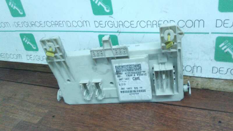 CAJA RELES / FUSIBLES