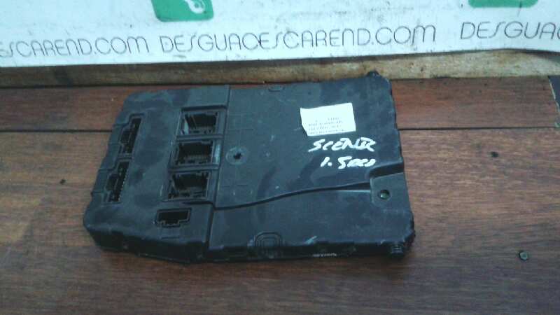 CAJA RELES / FUSIBLES