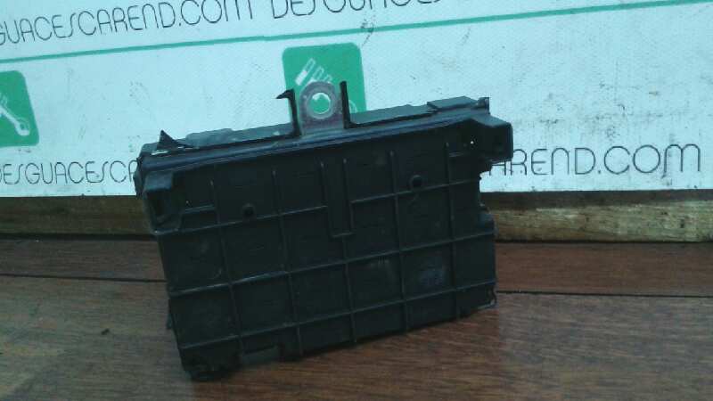 CAJA RELES / FUSIBLES