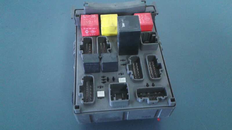 CAJA RELES / FUSIBLES