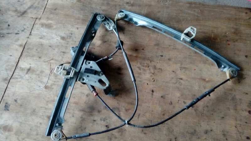 ELEVALUNAS DELANTERO DERECHO