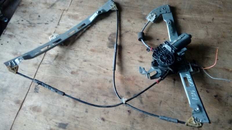 ELEVALUNAS DELANTERO DERECHO