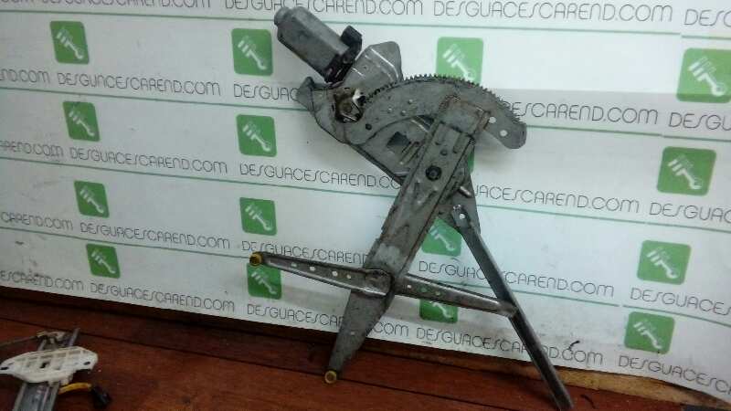 ELEVALUNAS DELANTERO DERECHO