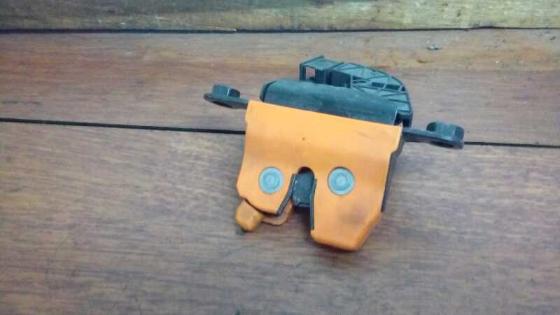 CERRADURA MALETERO / PORTON