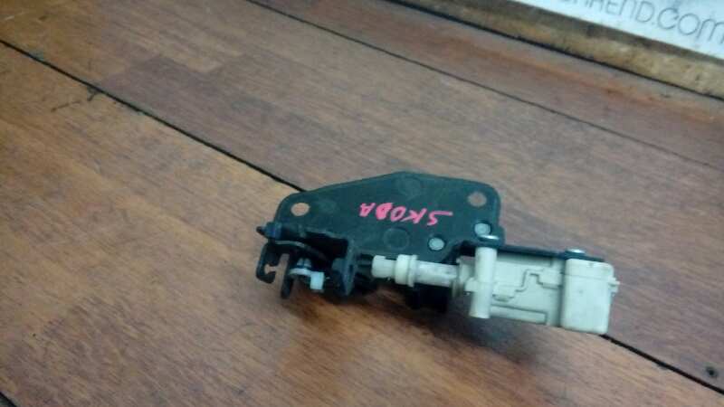 CERRADURA MALETERO / PORTON