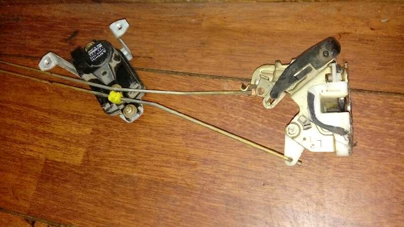 CERRADURA PUERTA TRASERA IZQUIERDA