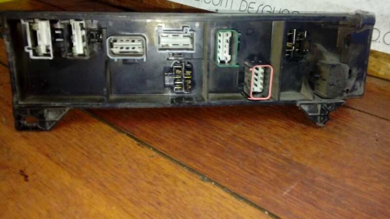 CAJA RELES / FUSIBLES