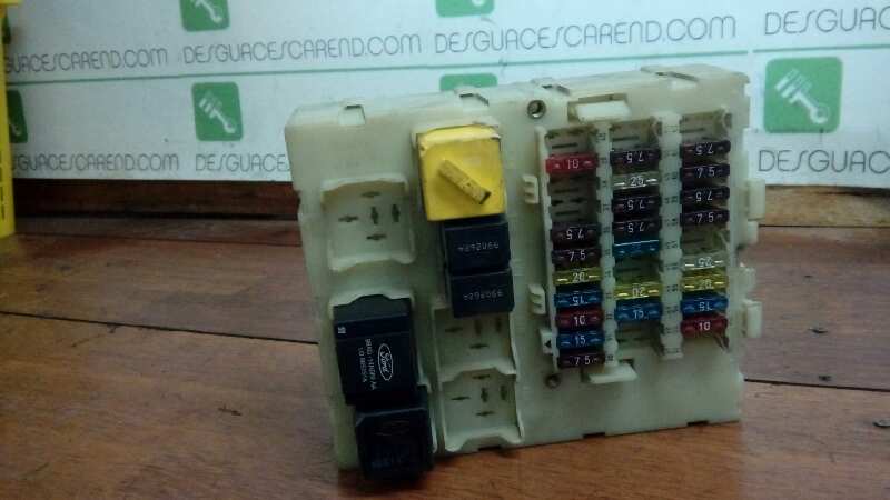 CAJA RELES / FUSIBLES