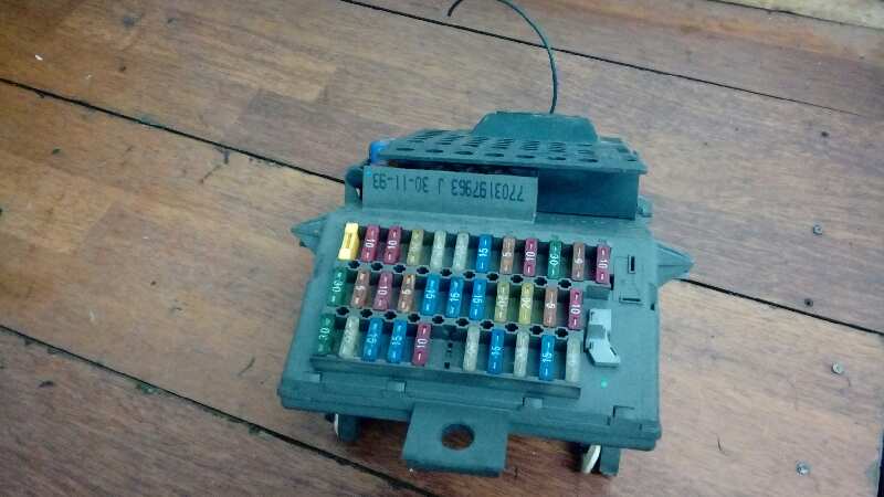 CAJA RELES / FUSIBLES