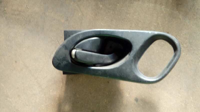 MANETA INTERIOR DELANTERA IZQUIERDA