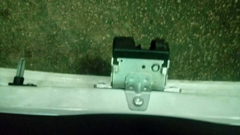 CERRADURA MALETERO / PORTON