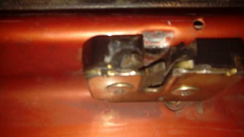 CERRADURA MALETERO / PORTON