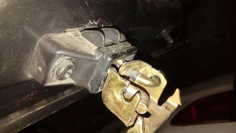 CERRADURA MALETERO / PORTON