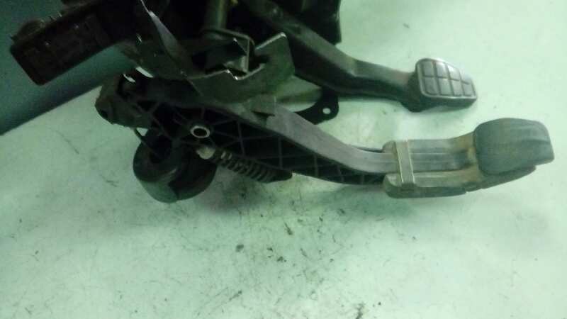 PEDAL EMBRAGUE