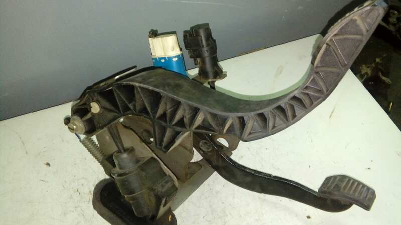 PEDAL EMBRAGUE