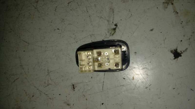 MANDO ELEVALUNAS DELANTERO DERECHO