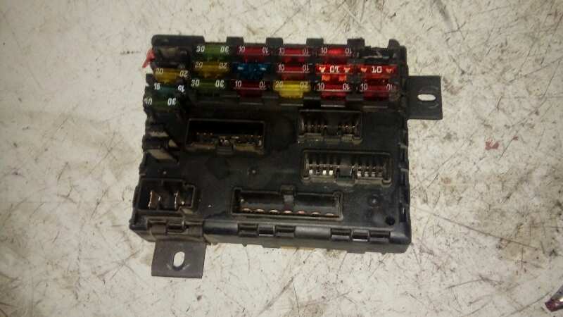 CAJA RELES / FUSIBLES
