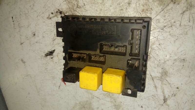 CAJA RELES / FUSIBLES