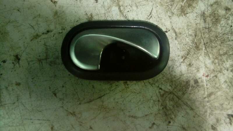 MANETA INTERIOR DELANTERA DERECHA