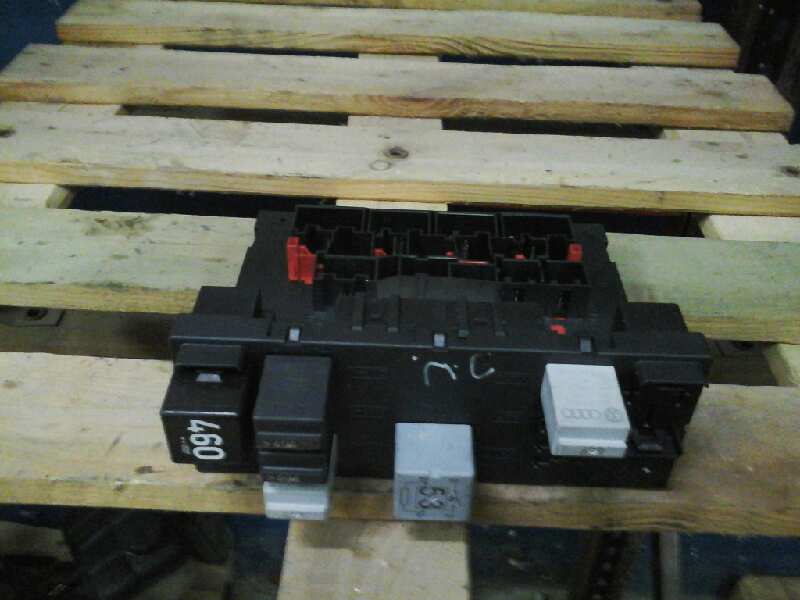 CAJA RELES / FUSIBLES