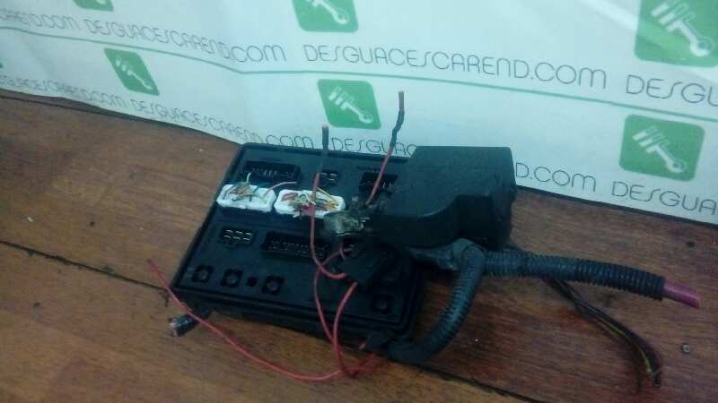 CAJA RELES / FUSIBLES