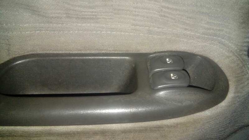 MANDO ELEVALUNAS DELANTERO IZQUIERDO 