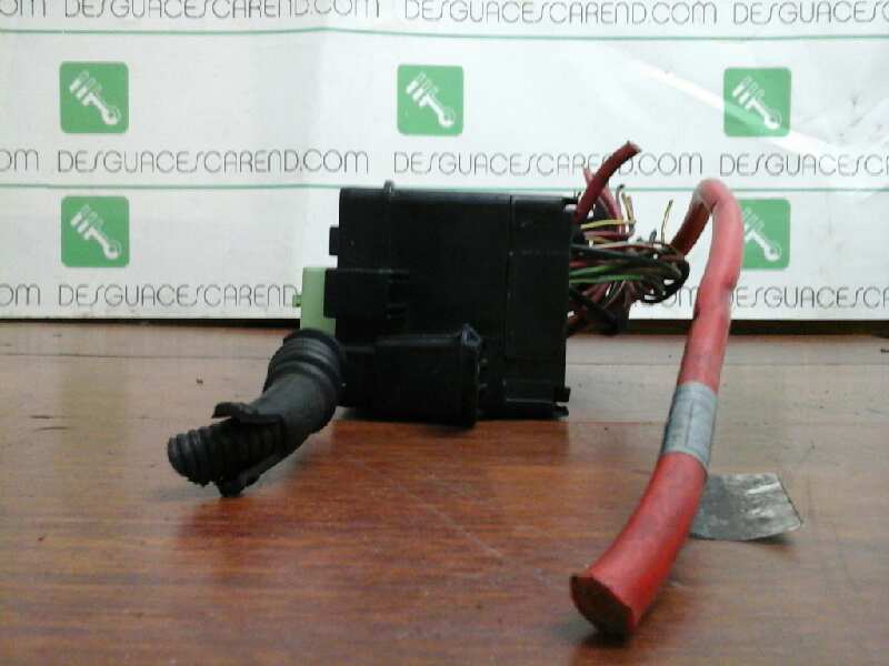 CAJA RELES / FUSIBLES