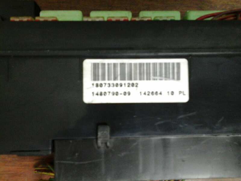 CAJA RELES / FUSIBLES