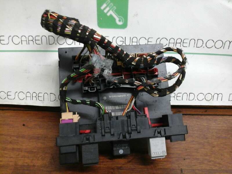 CAJA RELES / FUSIBLES