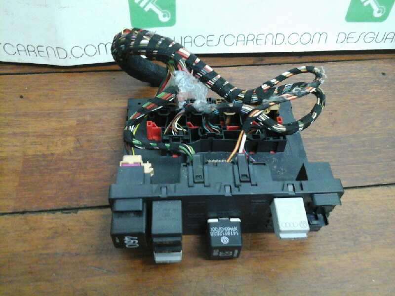 CAJA RELES / FUSIBLES