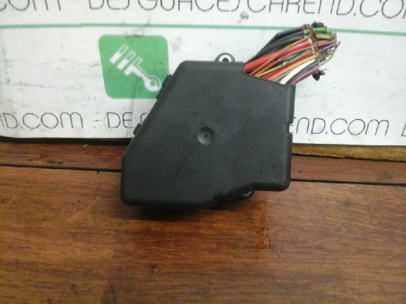 CAJA RELES / FUSIBLES