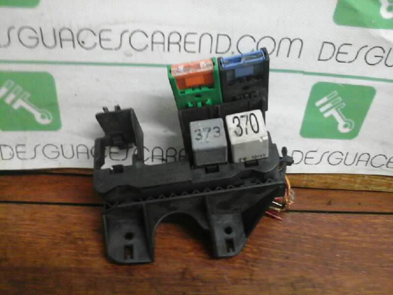 CAJA RELES / FUSIBLES