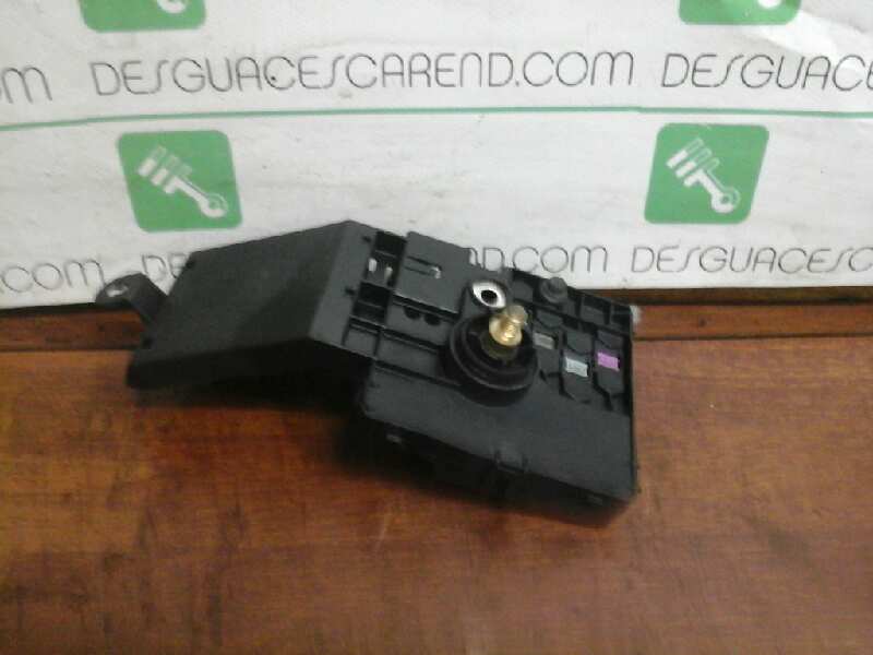 CAJA RELES / FUSIBLES