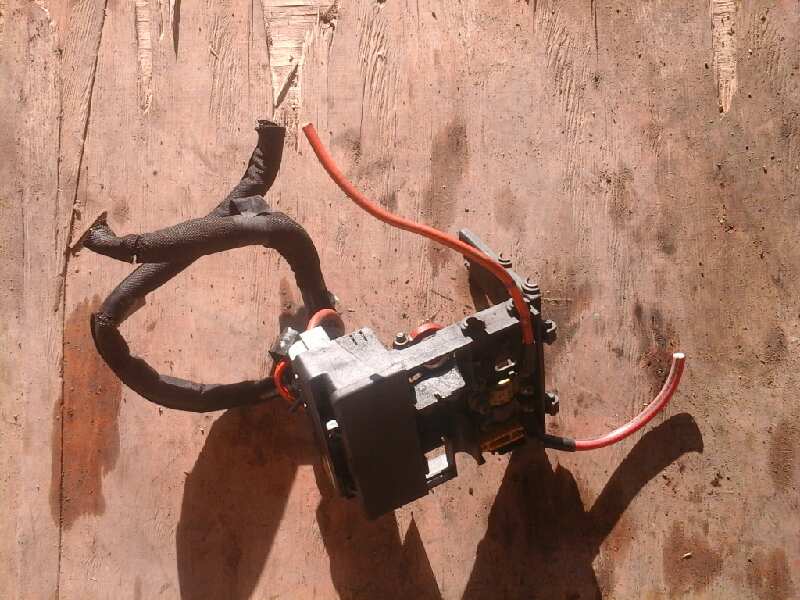 CAJA RELES / FUSIBLES