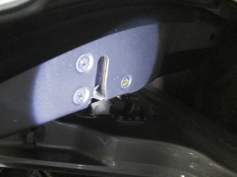 CERRADURA PUERTA TRASERA DERECHA 