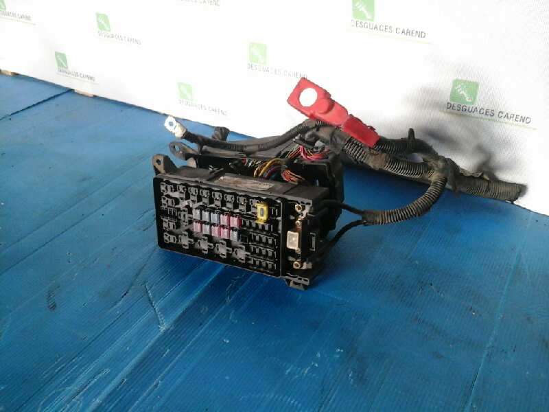 CAJA RELES / FUSIBLES