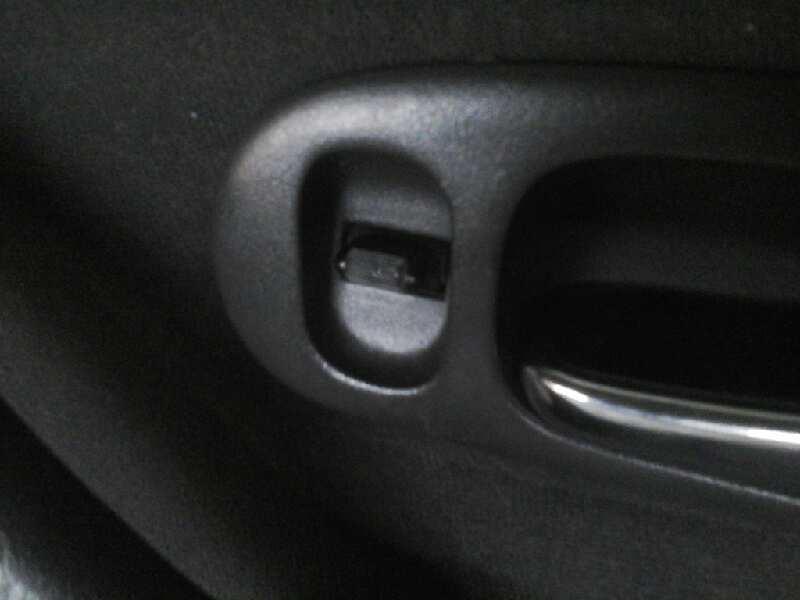 MANETA ELEVALUNAS TRASERA DERECHA