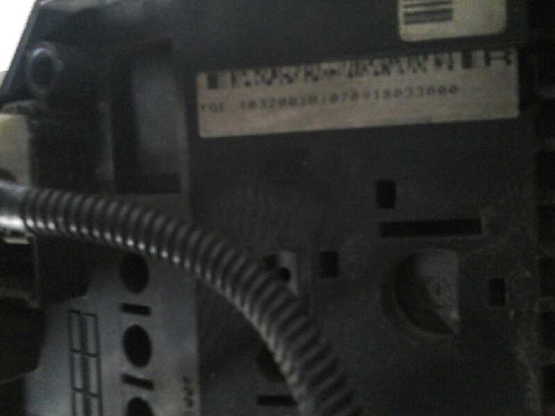 CAJA RELES / FUSIBLES