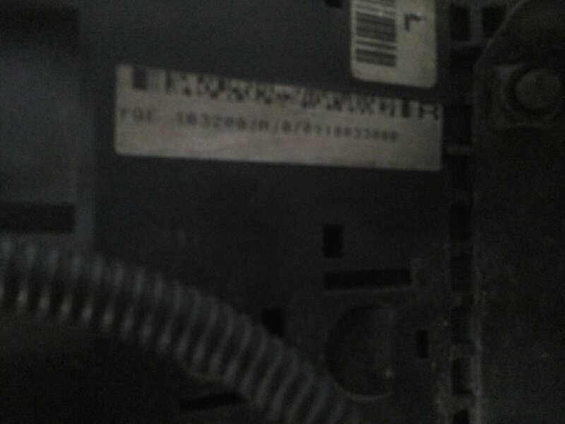 CAJA RELES / FUSIBLES