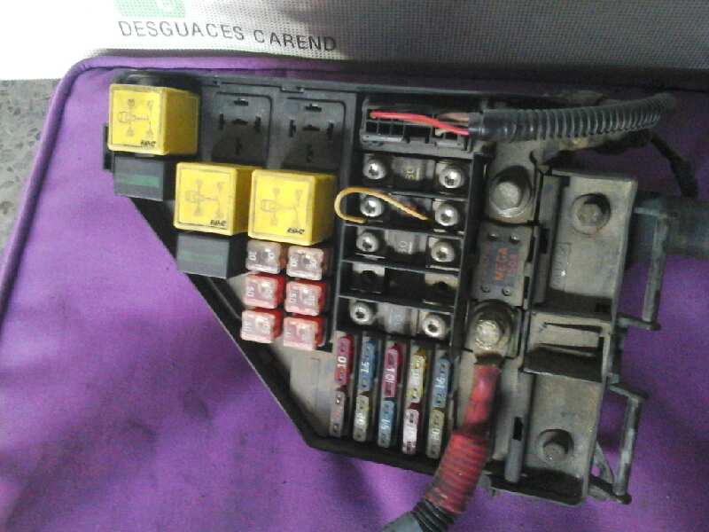 CAJA RELES / FUSIBLES