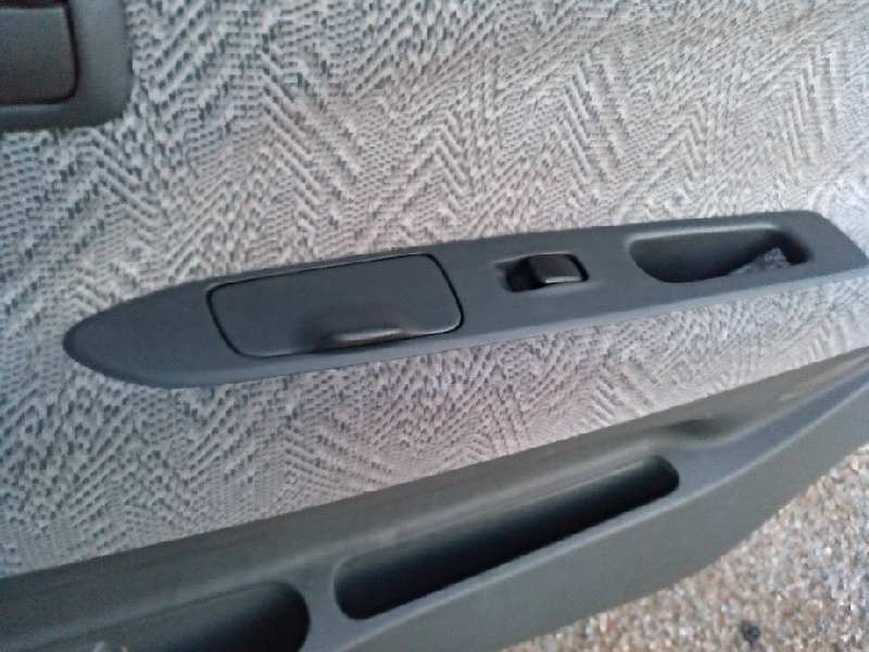 MANDO ELEVALUNAS TRASERO DERECHO