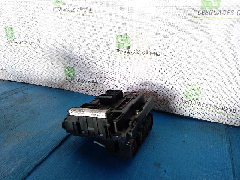 CAJA RELES / FUSIBLES