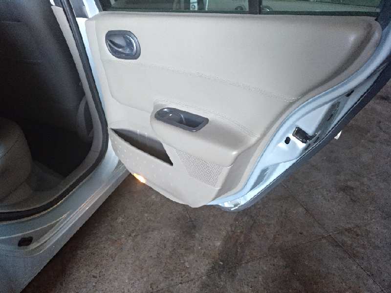 PUERTA TRASERA DERECHA