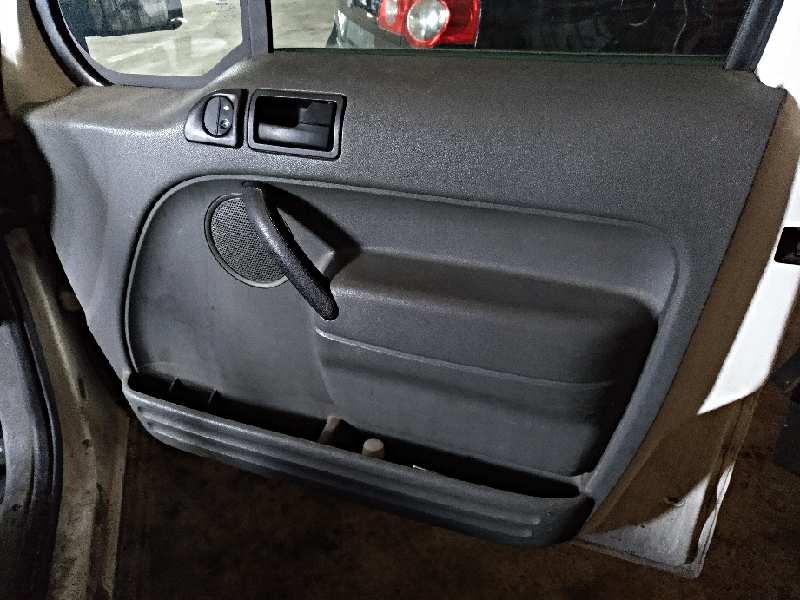 GUARNECIDO PUERTA DELANTERA DERECHA