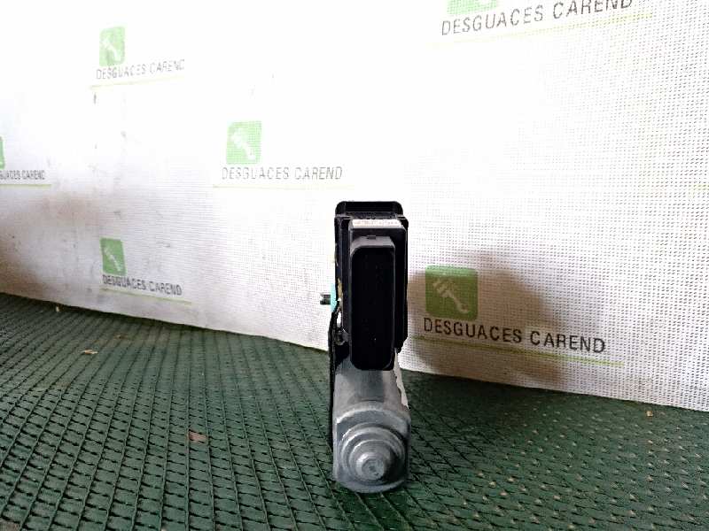 MOTOR ELEVALUNAS TRASERO DERECHO