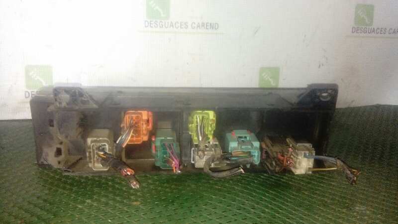 CAJA RELES / FUSIBLES