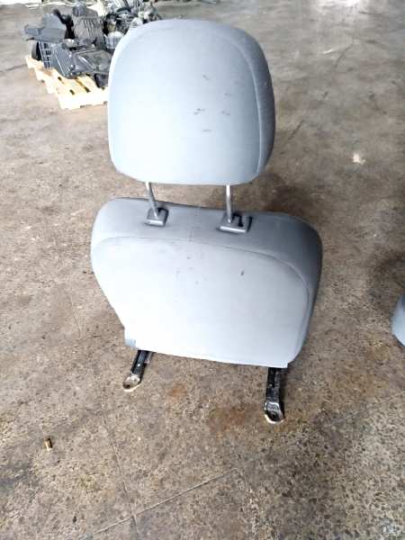ASIENTO DELANTERO IZQUIERDO