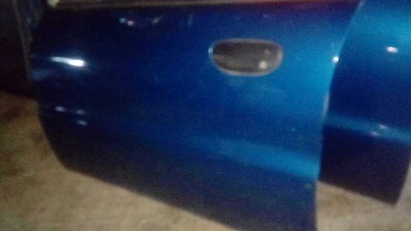 PUERTA DELANTERA IZQUIERDA