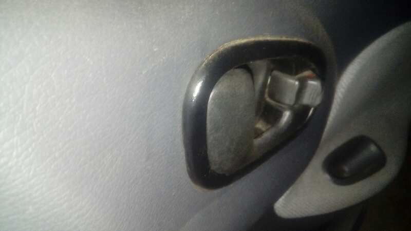 MANETA INTERIOR DELANTERA DERECHA